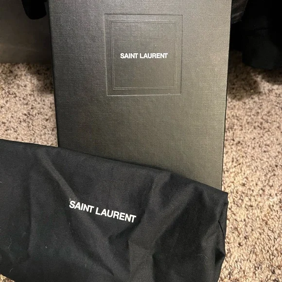 Toy Loulou 😍 Black Leather Bag with Gold Logo - Picture 4 of 16